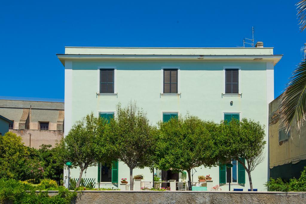 Maison De Revel Civitavecchia Exterior photo